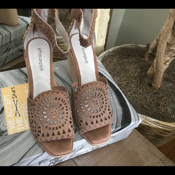 Jeffrey Campbell Wedge Sandal - Picture 4 of 5